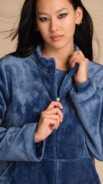 Vestaglia in pile con inserti di pizzo sciallata