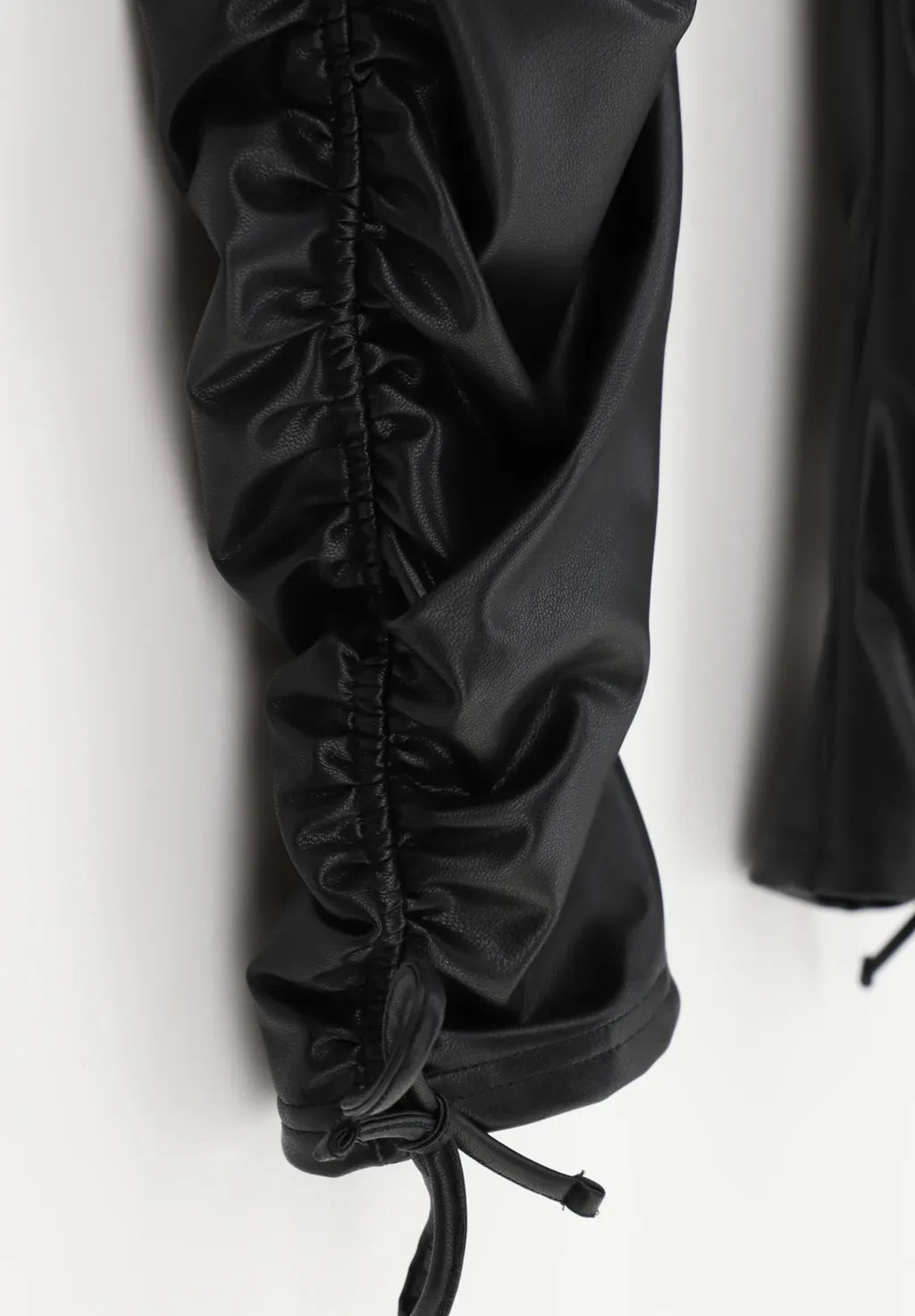 Leggings Skinny in Eco Pelle effetto Termico con Arricciature