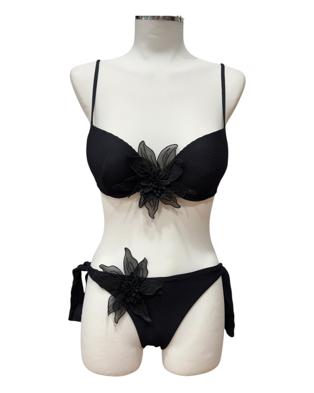 Bikini con coppa e inserti macramè | Raffaela d'Angelo - PMC Portici

