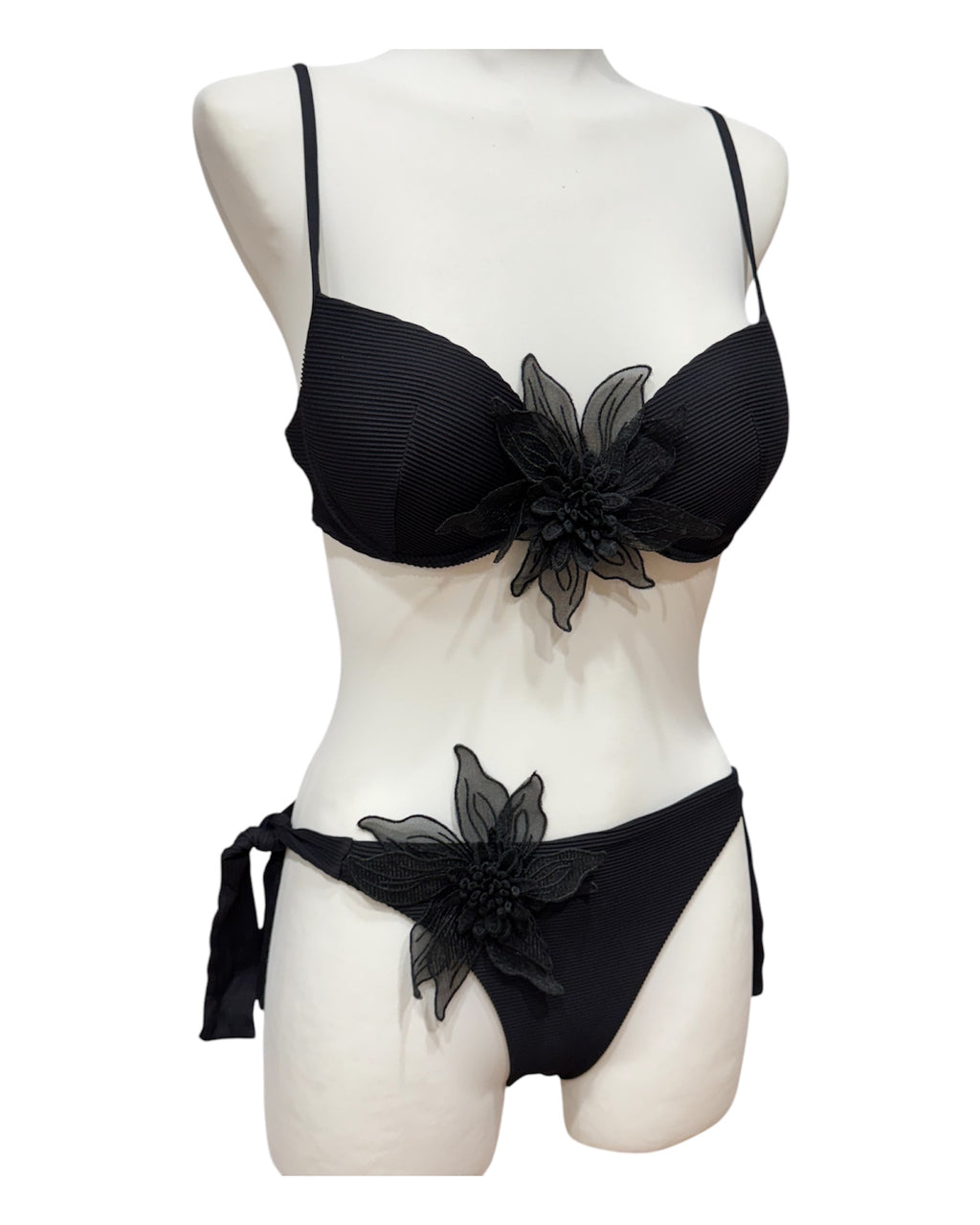 Bikini con coppa e inserti macramè | Raffaela d'Angelo - PMC Portici

