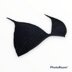 Bikini a triangolo in sangallo di Olivia White